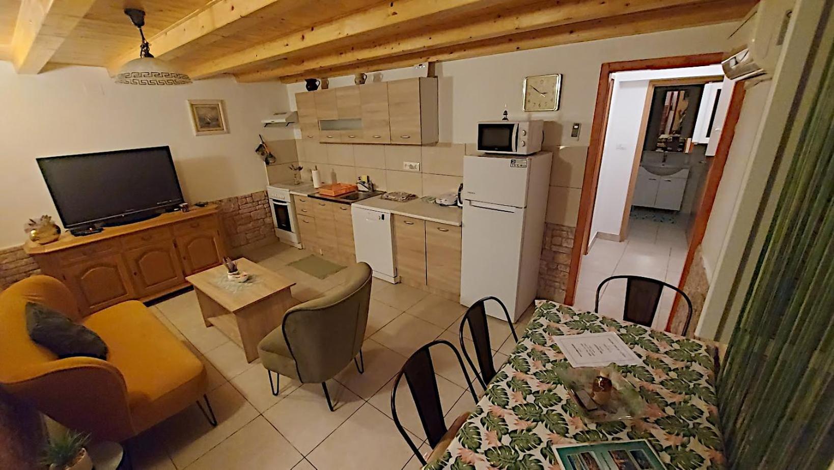 Holiday House Letizia Premantura Bagian luar foto